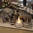 Rodinný dřevěný betlém se stříškou