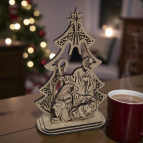 Dřevěný betlém – Svatá rodina pod vánočním stromkem