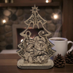 Dřevěný betlém – Svatá rodina pod vánočním stromkem