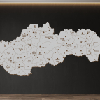 Dřevěná mapa Slovenska s okresy a městy