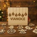 Dřevěné vánoční ozdoby v dárkové krabičce – Veselé Vánoce (12 ks)