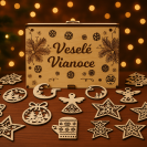 Dřevěné vánoční ozdoby v dárkové krabičce – Veselé Vánoce (18 ks)