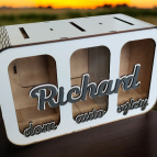 Trojitá pokladnička na záliby se jménem