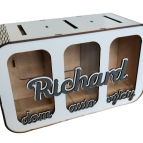 Trojitá pokladnička na záliby se jménem