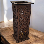 Vysoký dřevěný svícen - Ornamenty