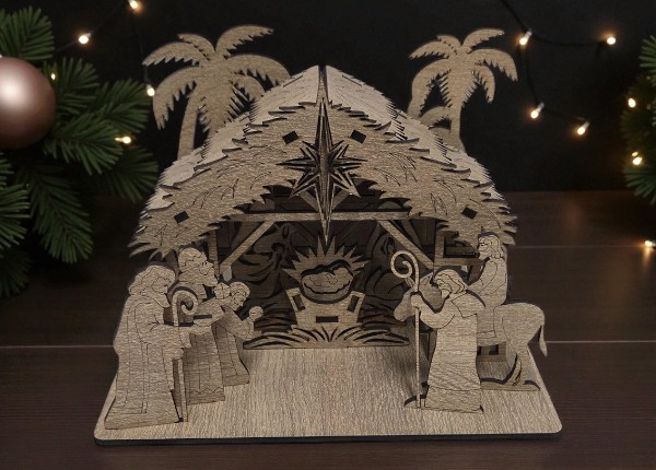 Vyřezávaný dřevěný betlém se stříškou