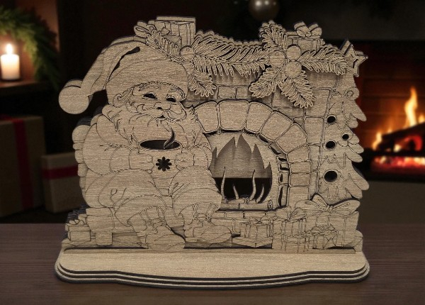 Dřevěný Santa u krbu