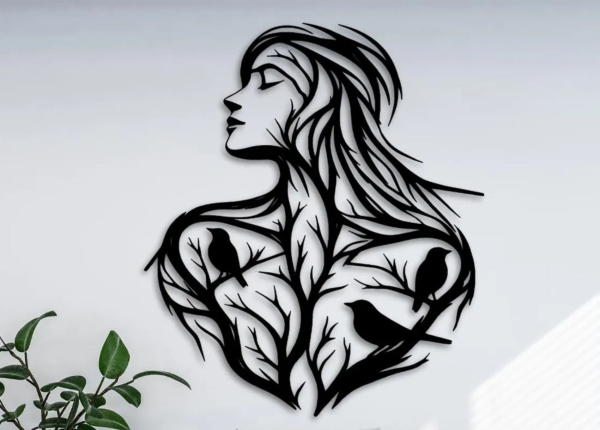 Dřevěný obraz na stěnu – Žena v přírodě