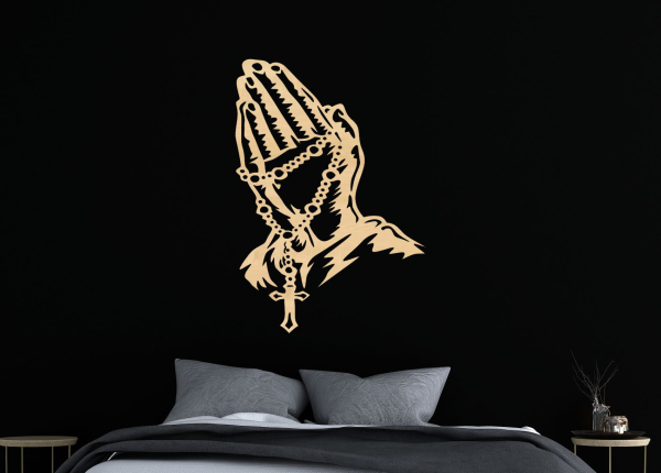 Dřevěný obraz na stěnu – Modlící se ruce s růžencem